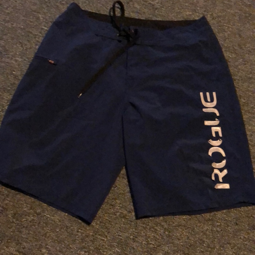 Rogue men’s CrossFit shorts navy blue size 32
